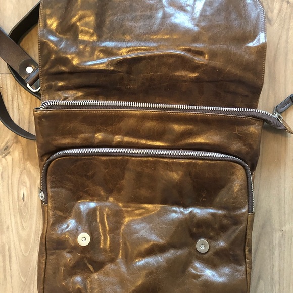 Rudsak Distressed Brown Leather Messenger Bag - Picture 4 of 16
